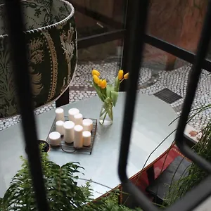  Guest house Little Garden